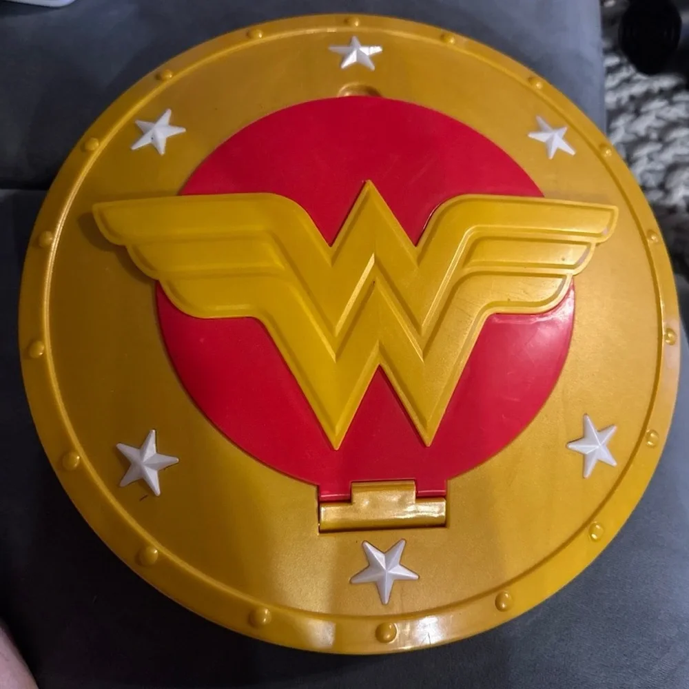 DC Comics Wonder Woman Shield 2015 Mattel Play Make Believe (No Discs)